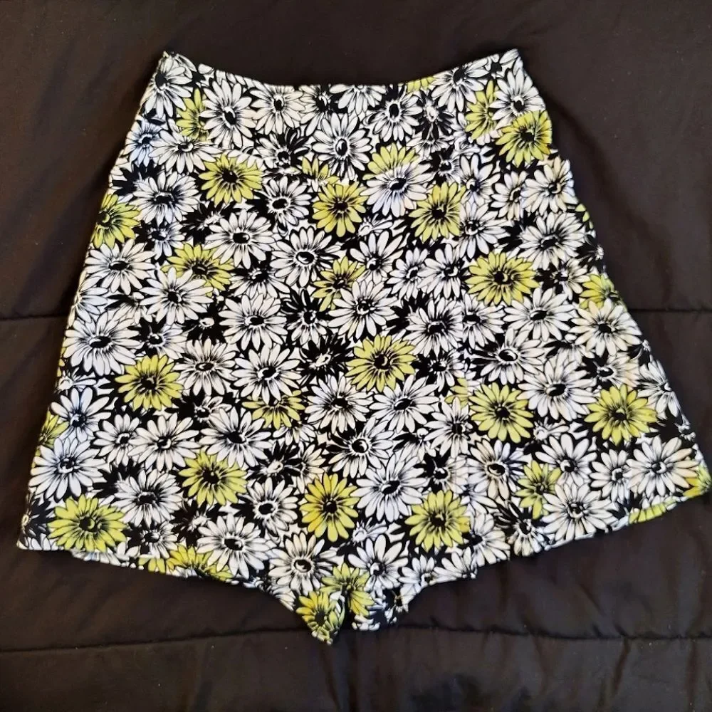 VTG 80s Floral Wrap Skort High Waist‎ Yellow Black White Rayon SZ 14 *Medium